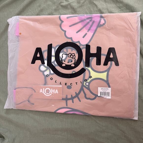 Aloha Collection• SUPERCUTE Special Edition Icons Holoholo Tote Black Tan - Picture 4 of 7